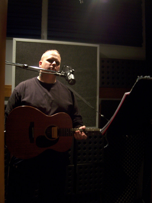 Wisconsin-based singer/songwriter David Tomaloff
