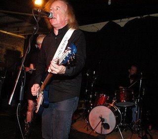 Mitch Easter with Chris Garges on drums